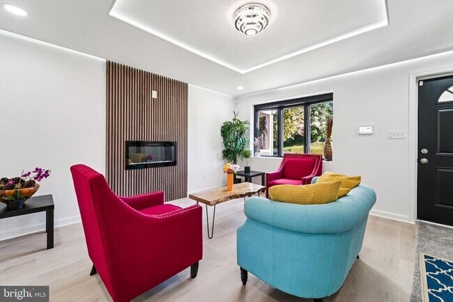 Building Photo - BEAUTIFUL 3 Bedroom 2 Bathroom Home