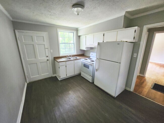 Building Photo - North Franklin Duplex