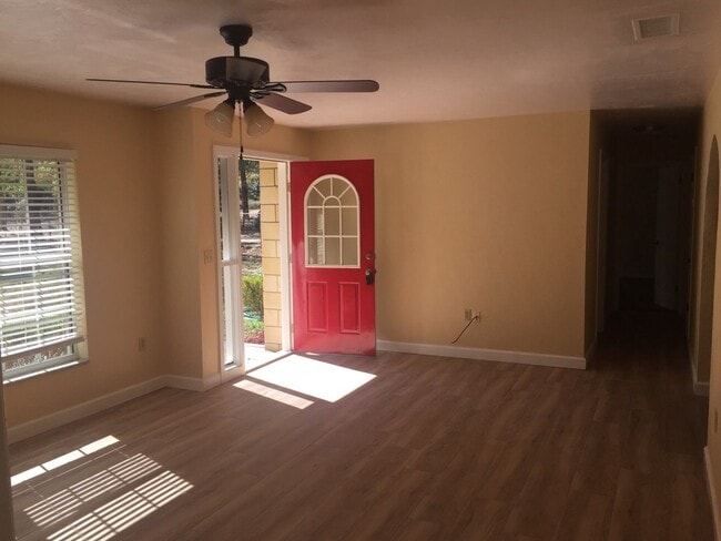 Building Photo - 3 Bdr 2 Ba Concrete Block Home on One Acre