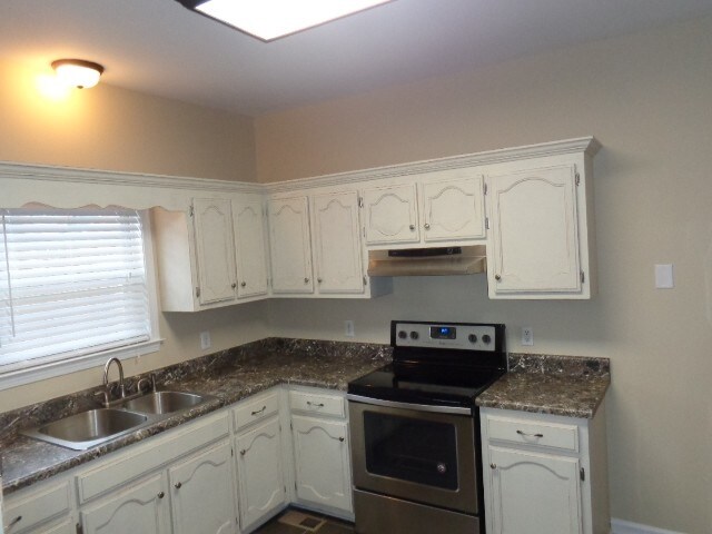 Building Photo - 602 Glenties Dr
