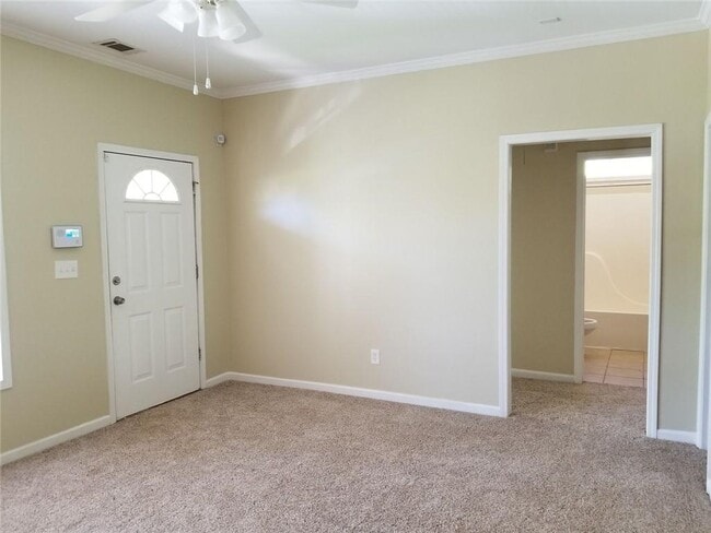 Building Photo - 1822 Elaine Dr