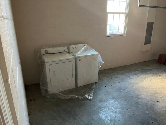 Building Photo - 3/2.5 Townhouse in Downtown Kissimmee