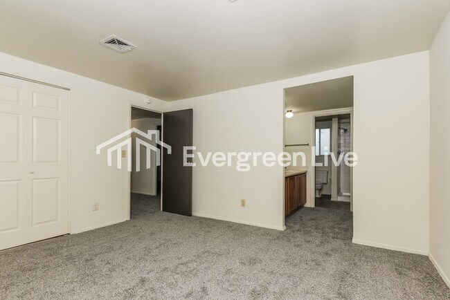 Building Photo - 6291 Leawood Dr