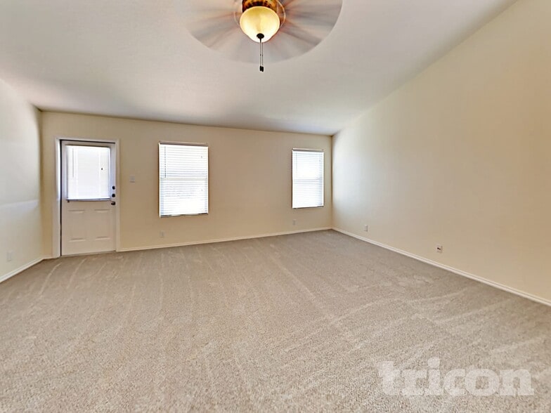 Building Photo - 2102 York Bend