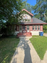 Building Photo - Spacious Home Near U-M | Enclosed Porch, In-Unit Laundry, & On-site Parking!
