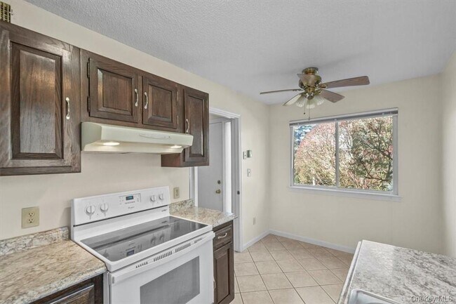 Building Photo - 49 A Heritage Hills