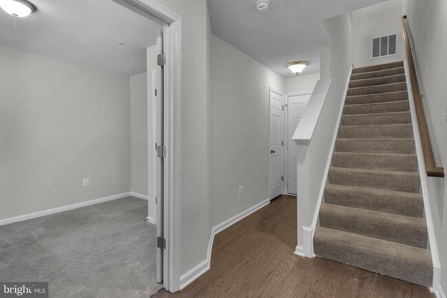 Building Photo - 7105 Rowlock Aly