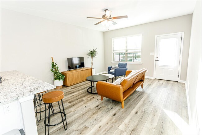 Building Photo - 2931 Niccoline Way