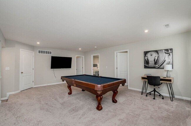Building Photo - 950 Southline Dr
