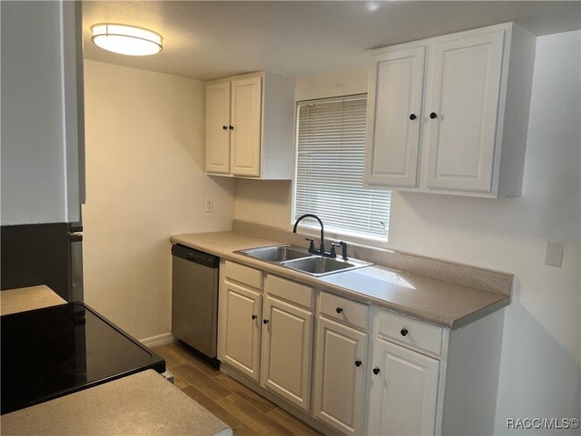 Building Photo - 8 W Murray St