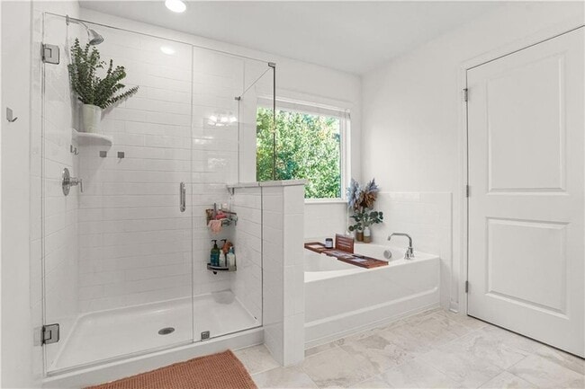 Building Photo - 580 Morrow Ln