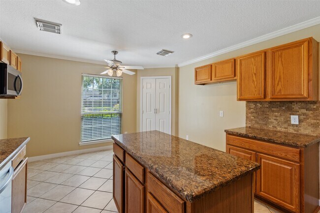 Building Photo - 3904 Ivywood Dr