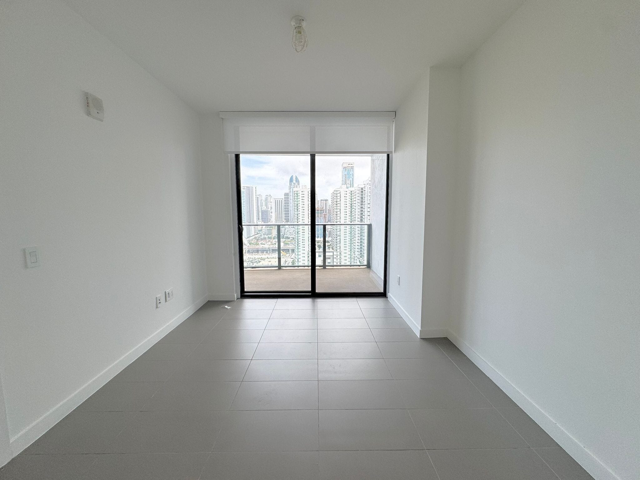 Building Photo - 1600 NE 1st Ave