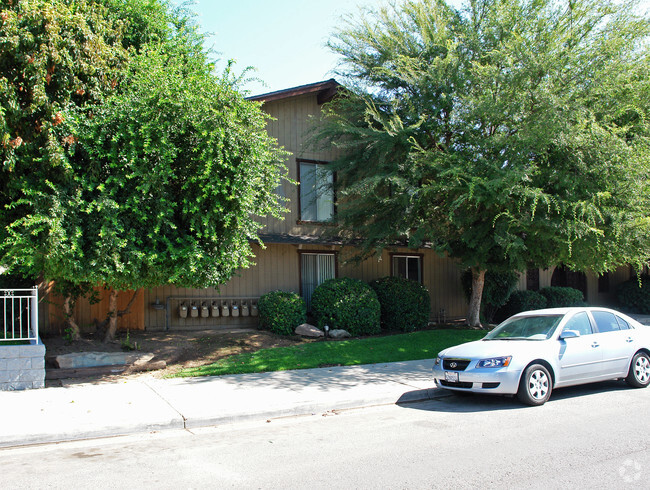 Building Photo - Chalmette Garden Apts