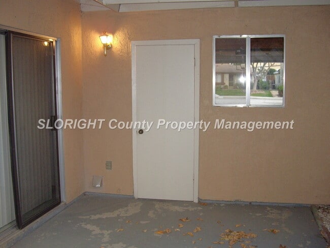 Building Photo - AVAILABLE JULY- Charming Paso Home 55+ and Older Community