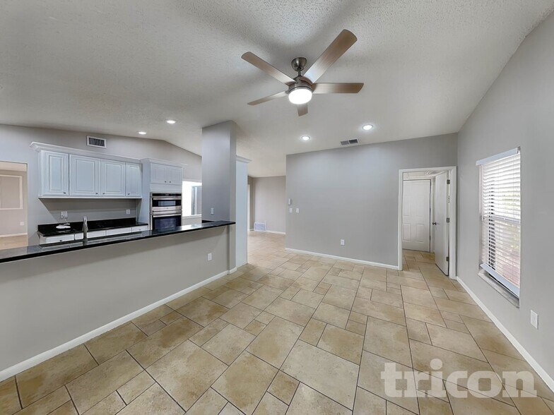 Building Photo - 4387 Pasadena Cir