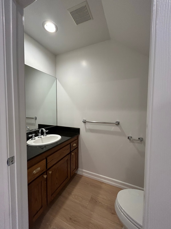 Building Photo - 10154 McClemont Ave