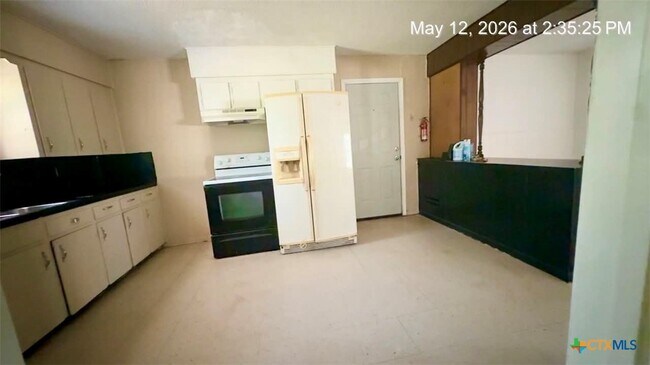 Building Photo - 607 Curry Ave