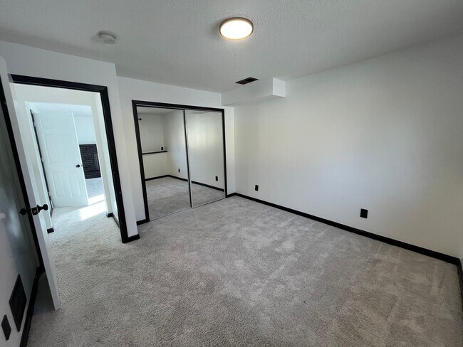 Building Photo - 9225 Garrison Way
