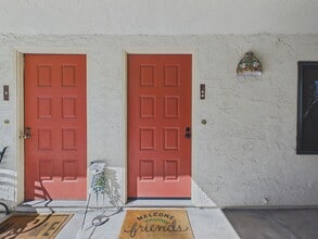 Building Photo - Steps from SJSU | 2 Master Suites | Gated + Parking |