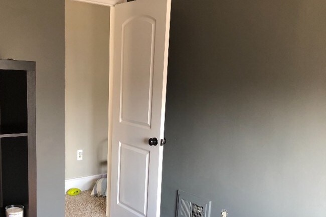 Building Photo - 671 Wordsworth St