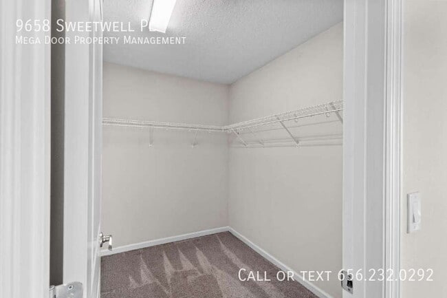 Building Photo - 9658 Sweetwell Pl