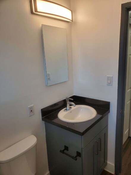 Building Photo - 617 S 9th St