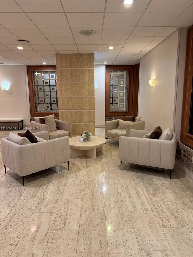 Building Photo - 2899 Collins Ave