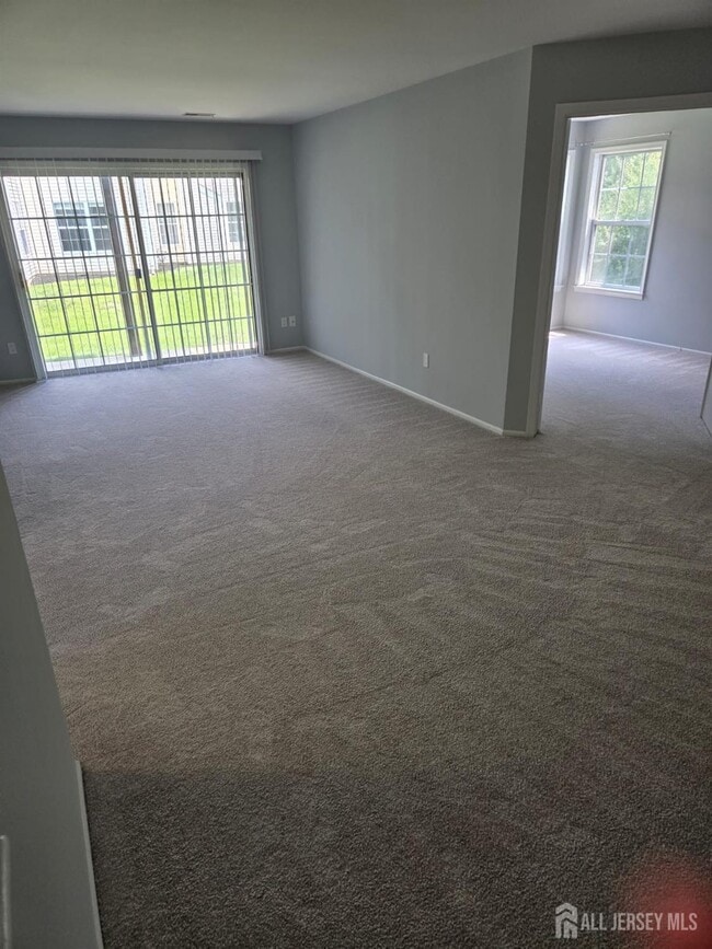 Building Photo - 127 Wellington Ct