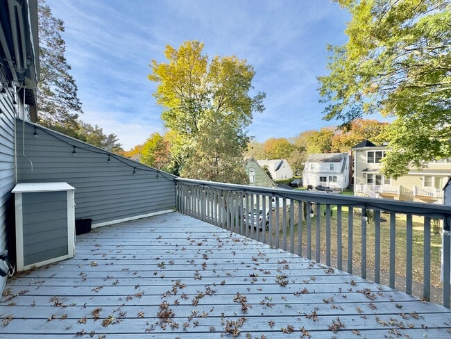 Building Photo - 48 Pemberwick Rd