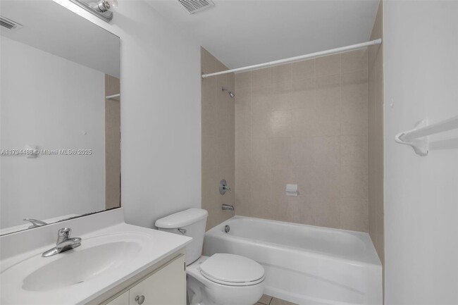 Building Photo - 7280 NW 114th Ave
