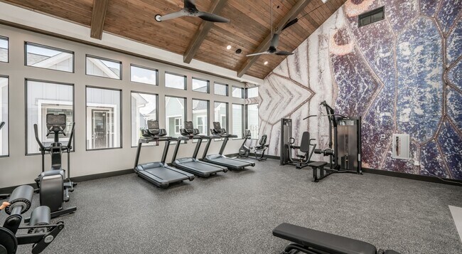 Building Photo - Luxury 2 Bed — $1,850 + Up to 6 Weeks Free!