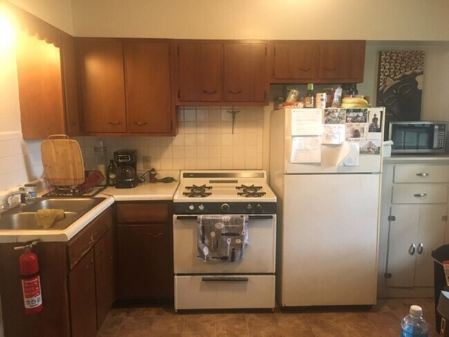 Building Photo - 1BR/1BA East Campus - Short Distance to Ca...
