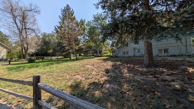 Building Photo - 4050 Hollow Rd