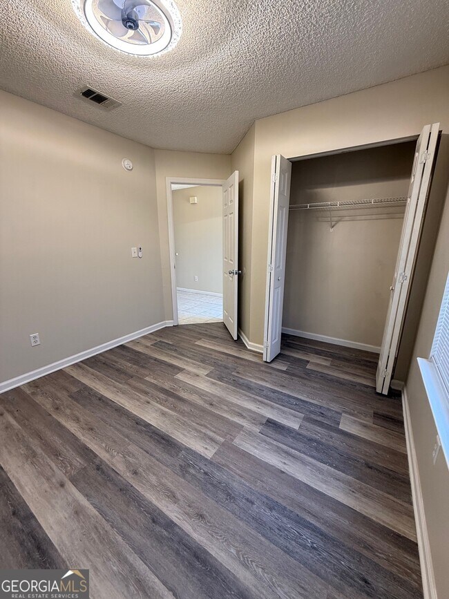 Building Photo - 95 Talbot Ct