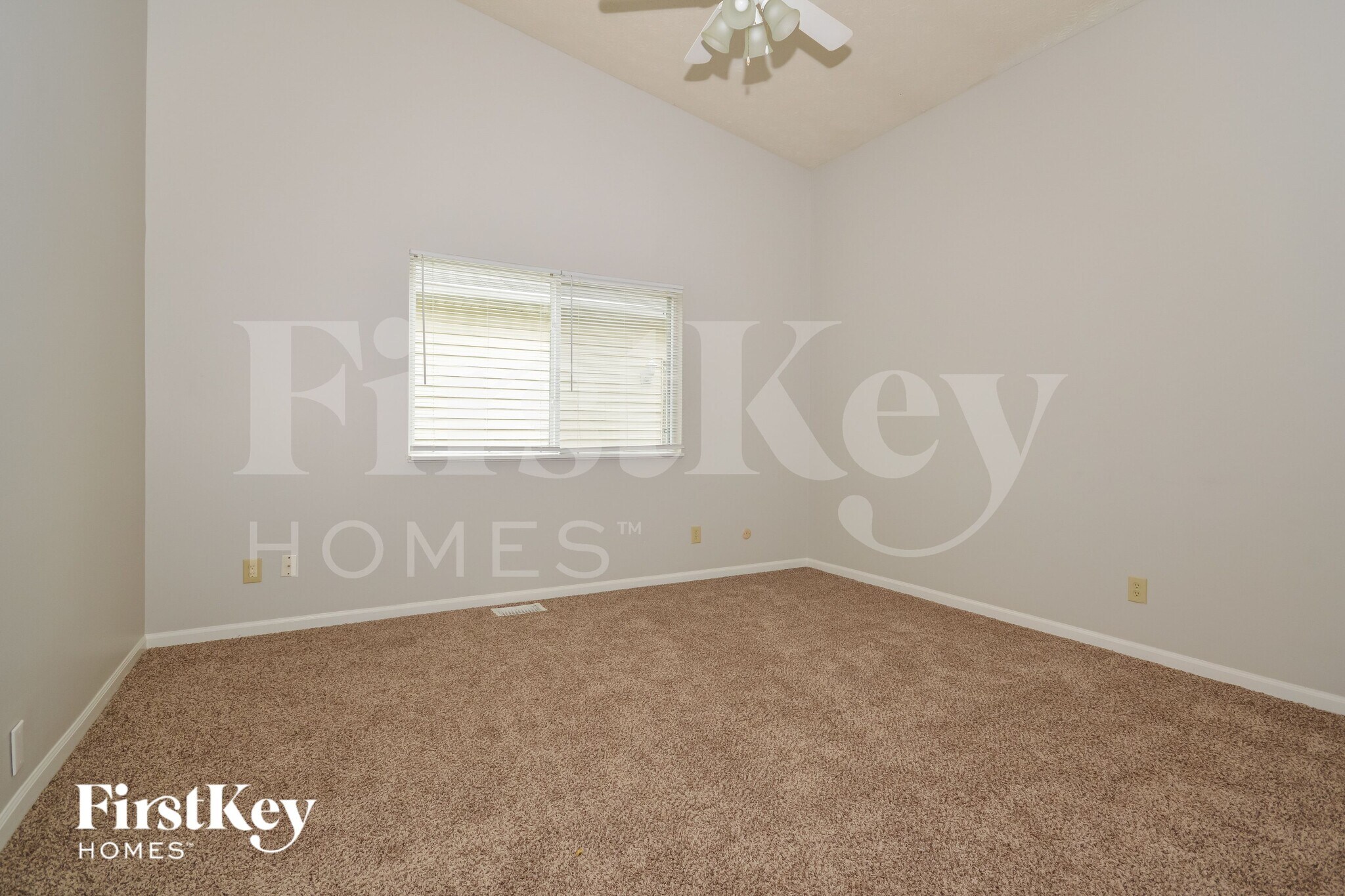 Building Photo - 4030 Harmony Dr