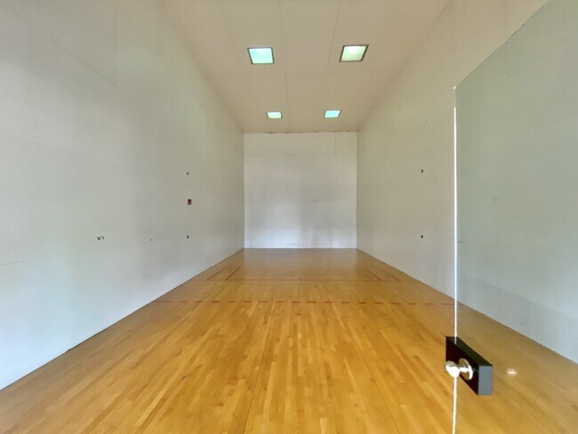 Building Photo - 1840 Florida Club Cir