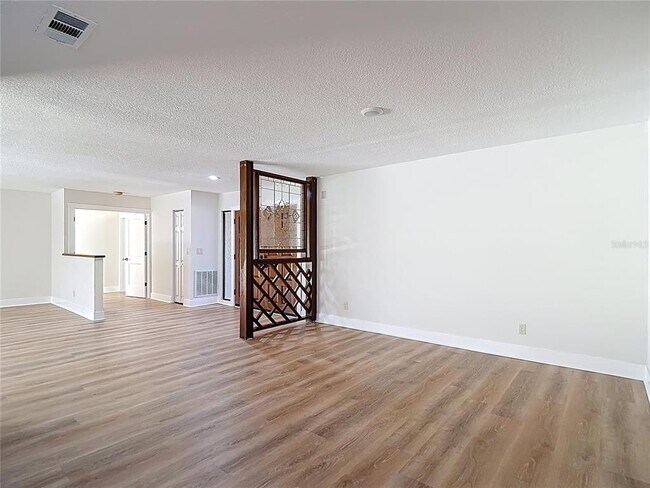 Building Photo - 4072 Belmoor Dr