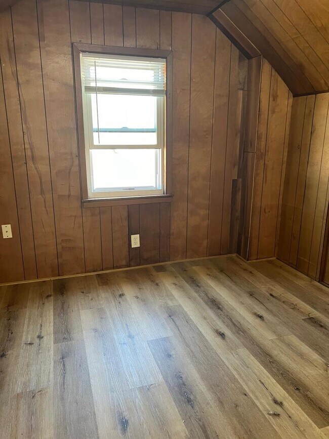 Building Photo - 438-155 155th St