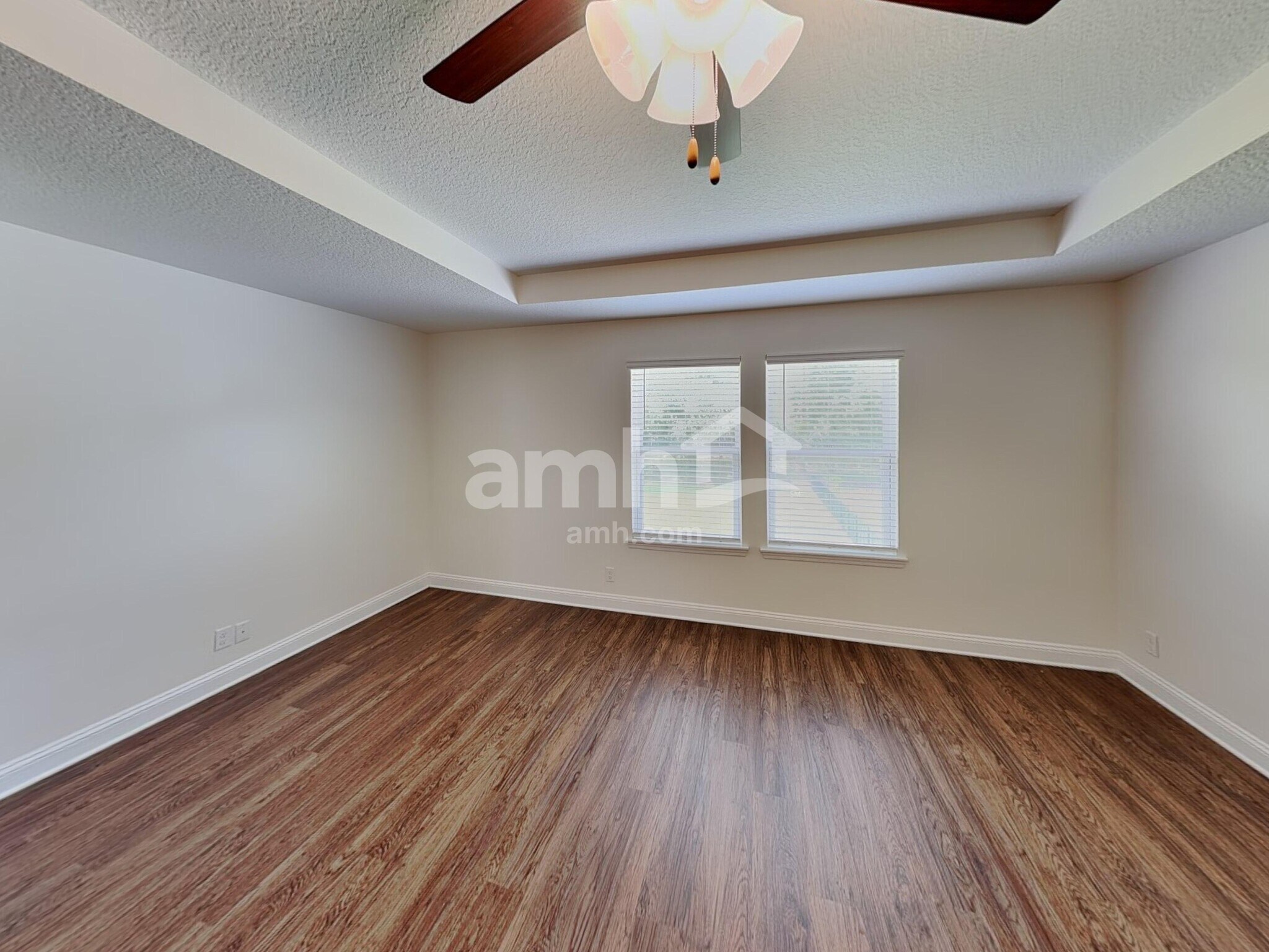 Building Photo - 901 Sunny Stroll Dr