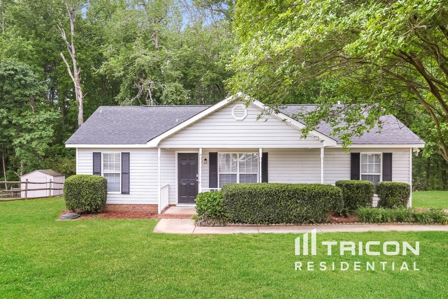 Primary Photo - 2437 River Chase Dr