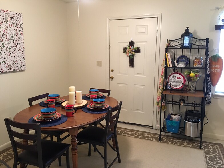 Table and chairs included in dining area - 117 Michael Dr