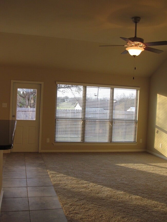 Building Photo - 4 BEDROOM, BISD