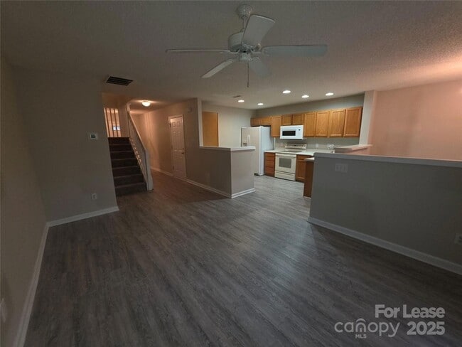 Building Photo - 9933 Birch Knoll Ct
