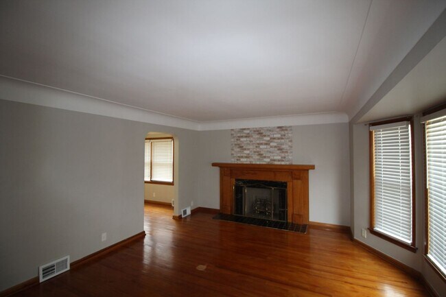 Building Photo - 10427 S Morrow Cir