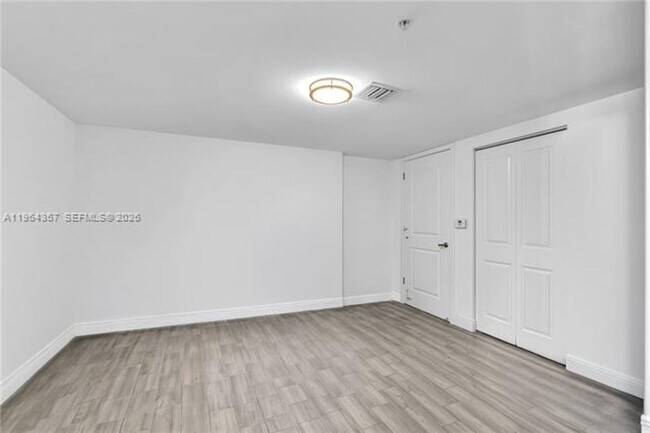 Building Photo - 400 Sunny Isles Blvd