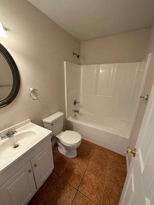 Building Photo - Adams Ave.