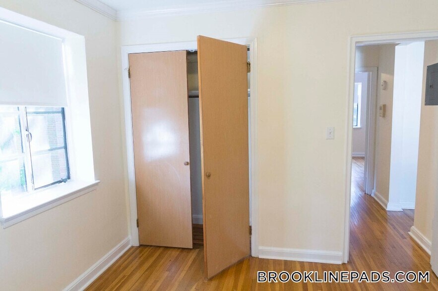 Building Photo - 84 St Paul St