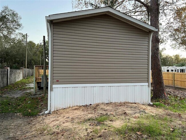 Building Photo - 39141 Bay Ave