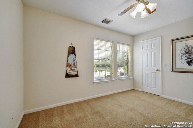 Building Photo - Braun and 1604 Area in Greenbriar gated community